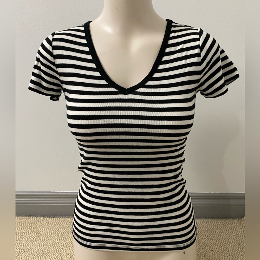 2/$20❤️- SHIRT | Women’s Gap modern tee shirt size medium